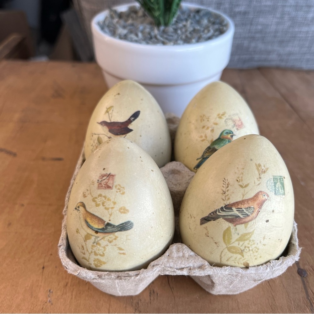 Set of 4 Decorative Eggs with Botanicals and Birds. Spring Easter Decor.